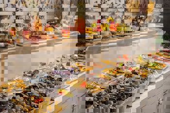 Elegance East Hotel - Boutique Class