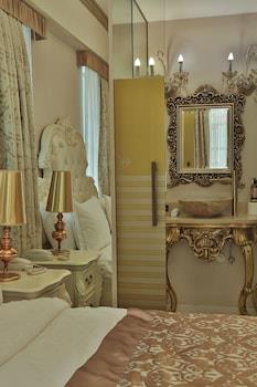 Elegance East Hotel - Boutique Class
