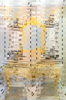 Elegance East Hotel - Boutique Class