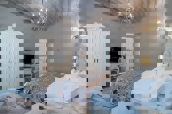 Elegance East Hotel - Boutique Class