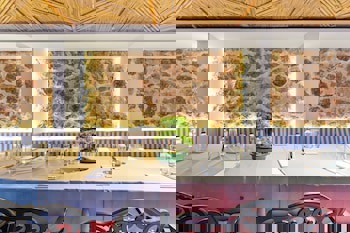 Elegance East Hotel - Boutique Class