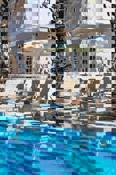 Elegance East Hotel - Boutique Class