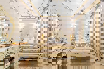 Elegance East Hotel - Boutique Class