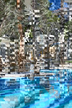 Elegance East Hotel - Boutique Class