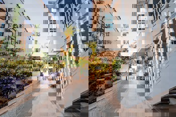 Elegance East Hotel - Boutique Class