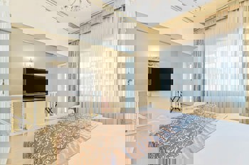 Elegance East Hotel - Boutique Class