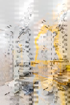 Elegance East Hotel - Boutique Class