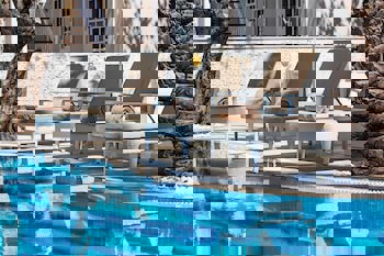 Elegance East Hotel - Boutique Class