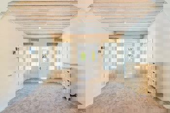 Elegance East Hotel - Boutique Class