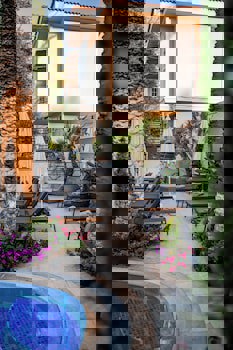 Elegance East Hotel - Boutique Class