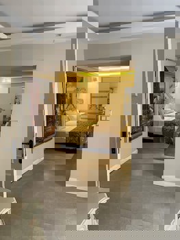 Elegance East Hotel - Boutique Class