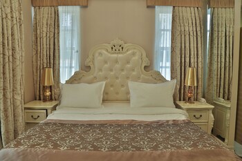 Elegance East Hotel - Boutique Class