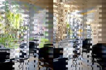 Elegance East Hotel - Boutique Class