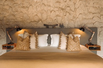 Leopard Mountain Safari Lodge