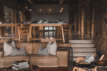 Leopard Mountain Safari Lodge