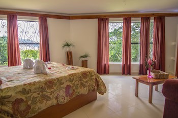 Bocawina Rainforest Resort & Adventures