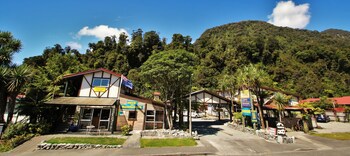 Chateau Backpacker & Motels