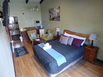 Chateau Backpacker & Motels