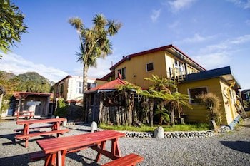 Chateau Backpacker & Motels
