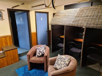 Chateau Backpacker & Motels