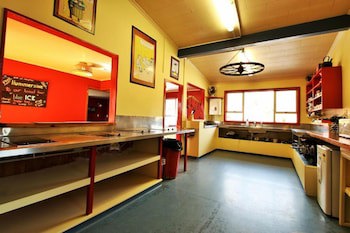 Chateau Backpacker & Motels