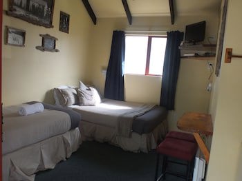 Glow Worm Accommodation - Hostel