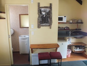 Glow Worm Accommodation - Hostel