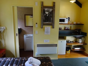 Glow Worm Accommodation - Hostel