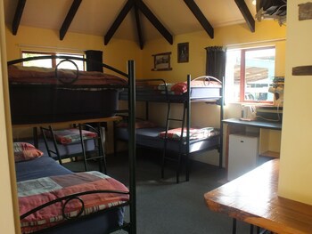 Glow Worm Accommodation - Hostel
