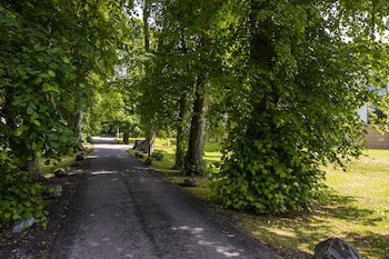 Inverness City Suites
