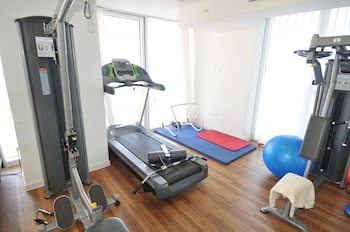 Island Luxurious Suites Hotel