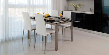 Island Luxurious Suites Hotel