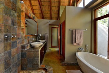 Black Rhino Game Lodge