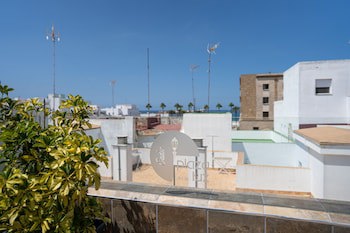 Plaza De La Luz Cadiz