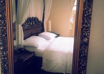 Bank House Hotel