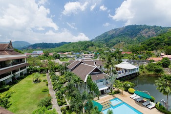 Serenity Lakeside Resort