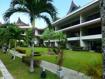 Serenity Lakeside Resort