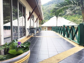 Serenity Lakeside Resort