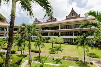 Serenity Lakeside Resort