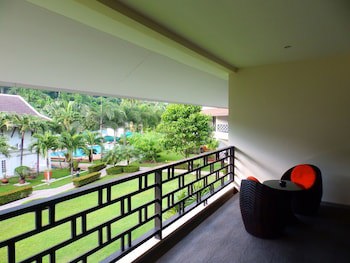 Serenity Lakeside Resort