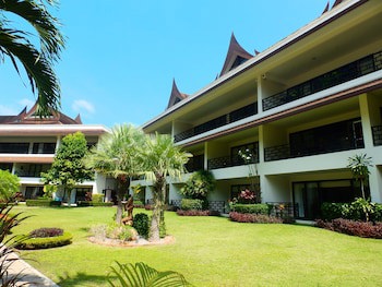 Serenity Lakeside Resort