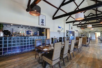 Manor Court Hotel