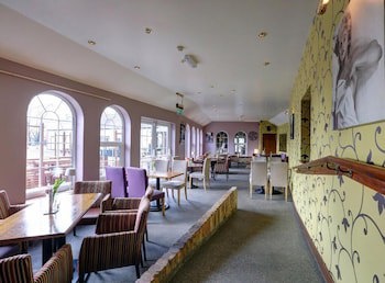 Manor Court Hotel