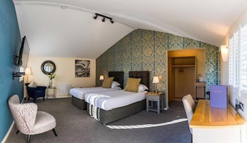 Manor Court Hotel