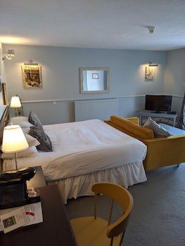 Manor Court Hotel