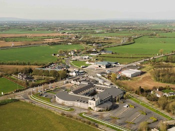 Horse And Jockey Hotel