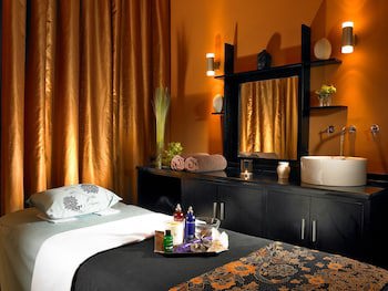 Horse And Jockey Hotel