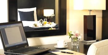 Horse And Jockey Hotel