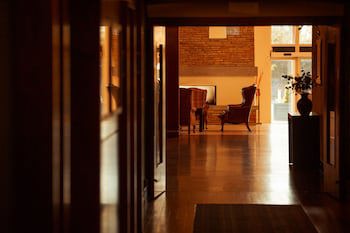 Horse And Jockey Hotel