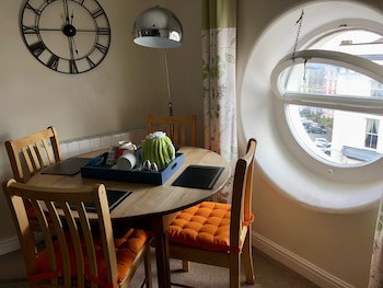 Fayvan Apartments